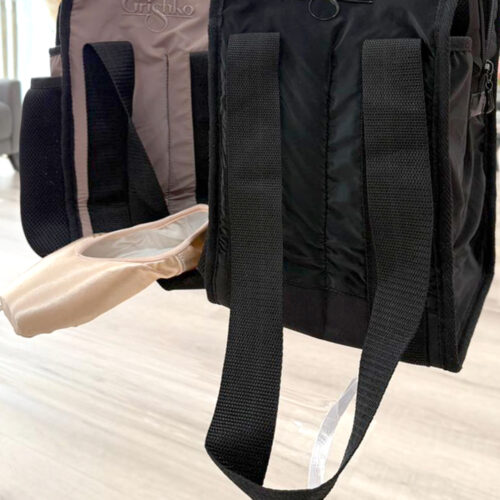 BOLSA PARA ZAPATOS DE PUNTA CON 4 RANURAS, UNA CREMALLERA Y UN BOLSILLO